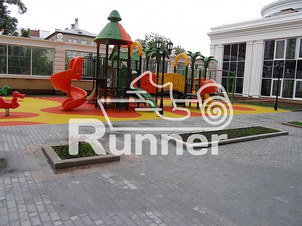 Детская площадка в Екатеринбурге на улице Мельникова